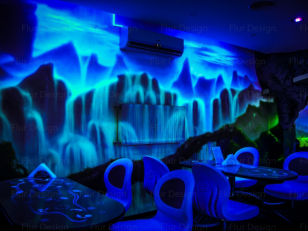 Феерия света: флуоресцентная и люминесцентная краска в интерьере ночного клуба