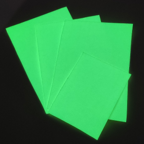 Самоклеюча люмінесцентна плівка А4 (210*297 мм, світиться у темряві) зелене світіння 1 шт. - изображение 7 - интернет-магазин tricolor.com.ua