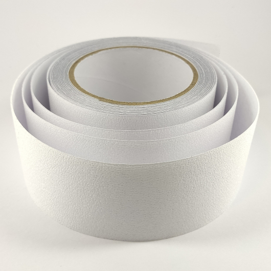 Лента антискользящая для пола ванной, душевой, бассейна Tricolor 635 прозрачная 50 мм износоустойчивая (1 м. пог.) - изображение 2 - интернет-магазин tricolor.com.ua