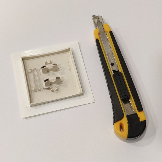 Набір люмінесцентних наклейок Tricolor для підсвічування вимикачів 7*7 см, 25 шт. - изображение 6 - интернет-магазин tricolor.com.ua