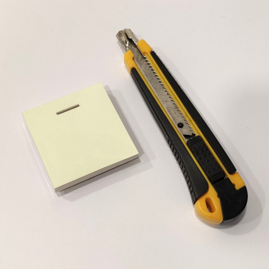 Набір люмінесцентних наклейок Tricolor для підсвічування вимикачів 10*10 см, 25 шт. - изображение 7 - интернет-магазин tricolor.com.ua