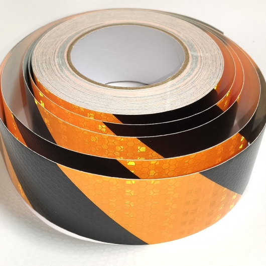 Лента светоотражающая жёлто-чёрная диагональная для маркировки транспорта (прицепов) Tricolor 50 мм/10 м. - изображение 2 - интернет-магазин tricolor.com.ua