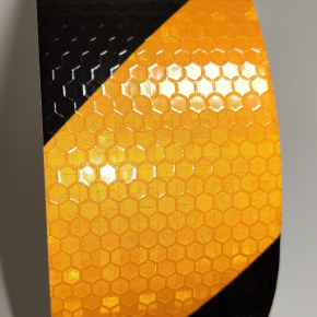 Лента светоотражающая жёлто-чёрная диагональная для маркировки транспорта (прицепов) Tricolor 50 мм/10 м. - изображение 4 - интернет-магазин tricolor.com.ua