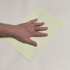 Самоклеюча люмінесцентна (світиться у темряві) плівка Tricolor А3 (420*297 мм) зелене світіння 10 шт. - изображение 3 - интернет-магазин tricolor.com.ua