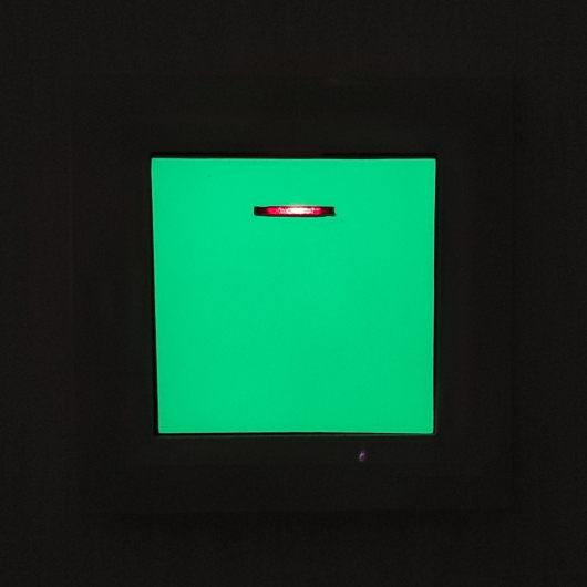 Набір люмінесцентних наклейок Tricolor для підсвічування вимикачів 10*10 см, 50 шт. - изображение 3 - интернет-магазин tricolor.com.ua