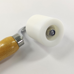 Валік прикатувальний Tricolor пластиковий для звукоізоляційних, антиковзних стрічок (білий) 40 мм. - изображение 2 - интернет-магазин tricolor.com.ua