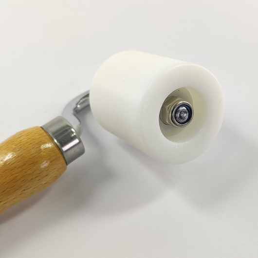 Валік прикатувальний Tricolor пластиковий для звукоізоляційних, антиковзних стрічок (білий) 40 мм. - изображение 2 - интернет-магазин tricolor.com.ua