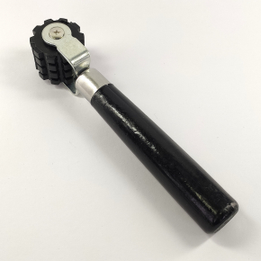 Валік прикатувальний Tricolor пластиковий ребристий для звукоізоляційних, антиковзних стрічок (чорний) 30 мм. - изображение 4 - интернет-магазин tricolor.com.ua