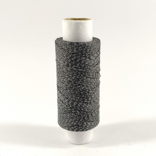 Світловідбивна нитка Tricolor для ручної та машинної вишивки 75 D/2 чорна 100 м. 1 шт. - изображение 2 - интернет-магазин tricolor.com.ua