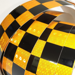 Стрічка світловідбивна Tricolor Квадрати жовто-чорна для маркування транспорту (причепів) 50 мм/25 м. - изображение 6 - интернет-магазин tricolor.com.ua