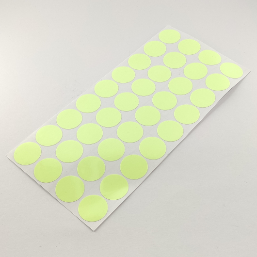 Набор люминесцентных наклеек Tricolor Точка диаметр 20 мм * 36 шт. (1 лист 185*95 мм) - изображение 2 - интернет-магазин tricolor.com.ua