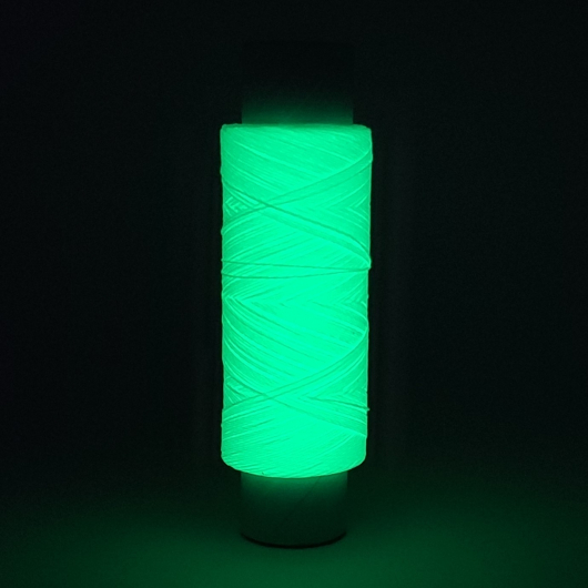 Люмінесцентна нитка Tricolor для ручної та машинної вишивки 150 D світло-блакитна (12) 100 м. - интернет-магазин tricolor.com.ua